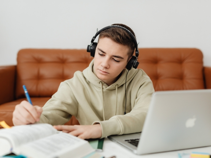 Dijital Sınıflar Eğitimin Geleceğini Şekillendiriyor